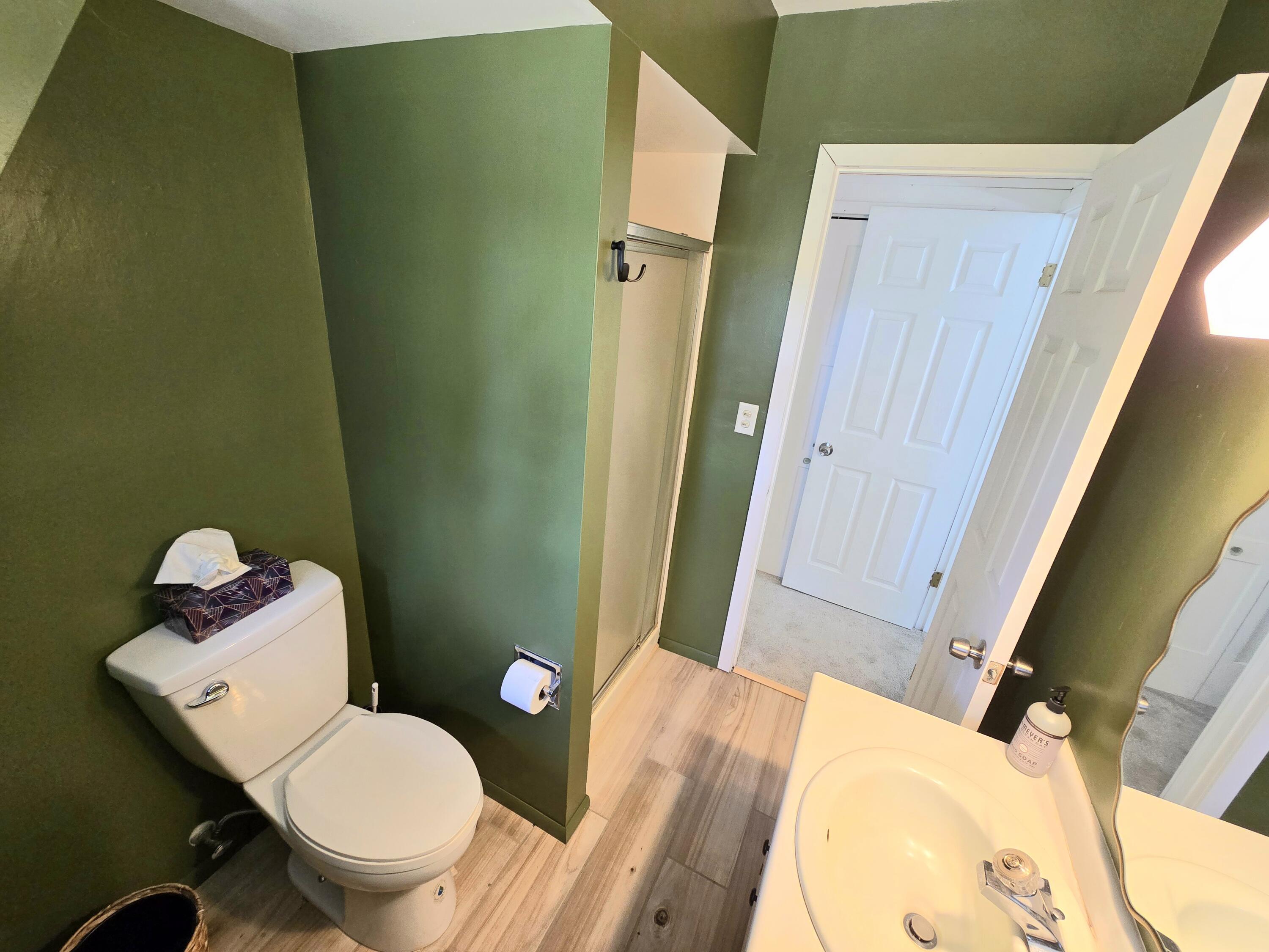 10211 Old Fort Road Klamath Falls, OR 97601 - Photo 38 of 79 upstairs bathroom