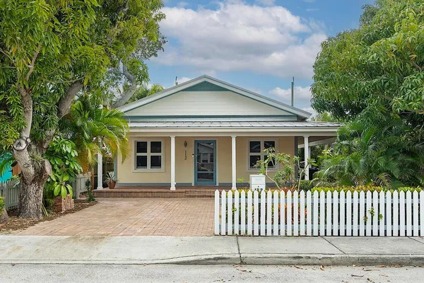 $3,000 | 112 South J Street, Lake Worth Beach, FL 33460