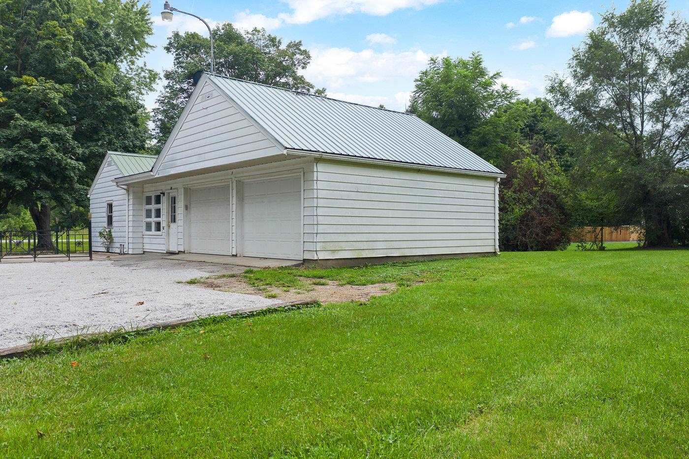 2116 West Ludwig Road Fort Wayne, IN 46818 - Photo 4 of 35
