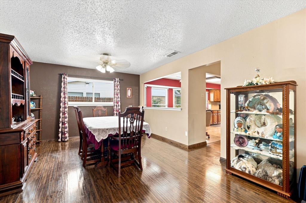 914 Reno Street Lewisville, TX 75077 - Photo 13 of 40 Gallery Image 13