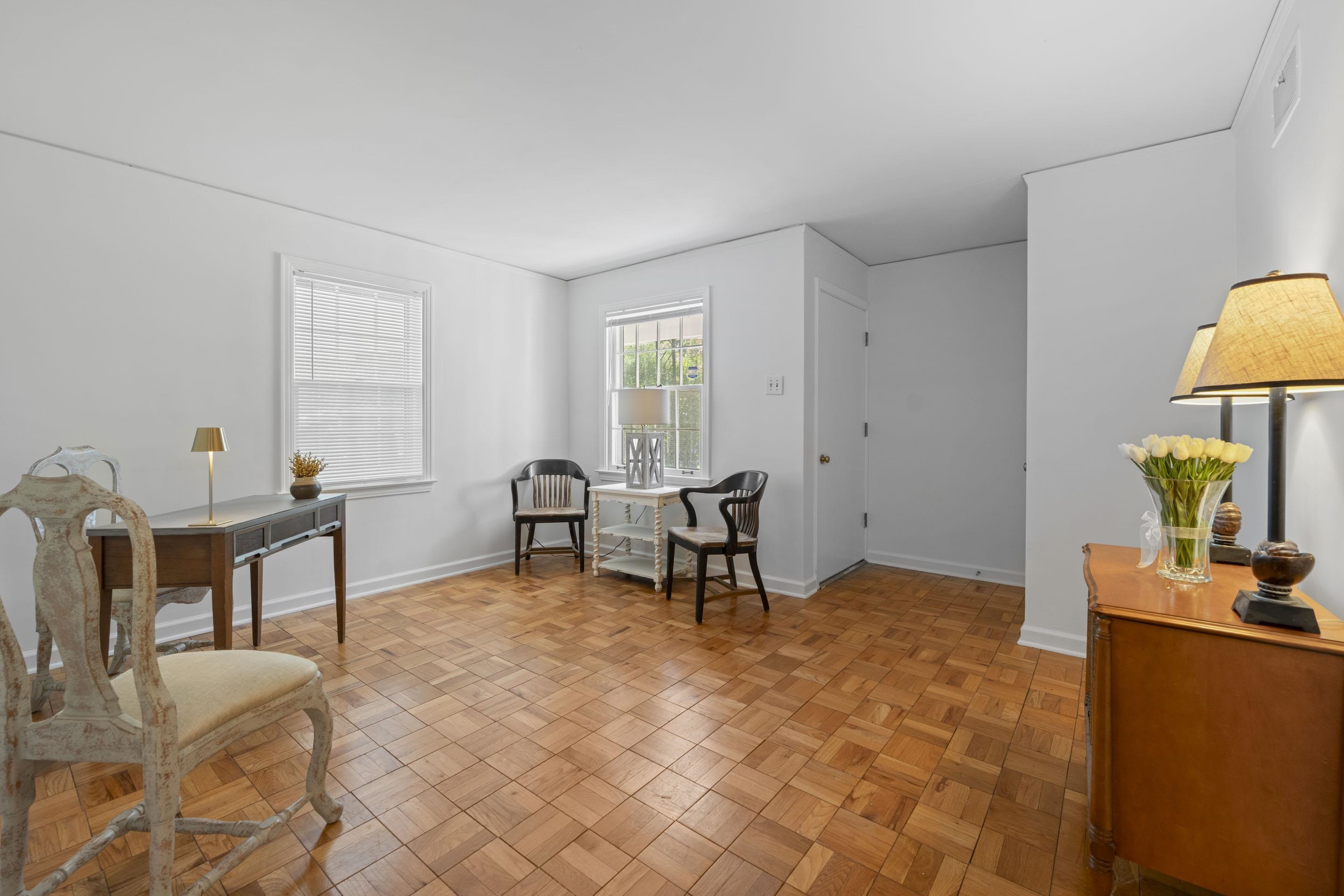 5076 Dee Road Memphis, TN 38117 - Photo 11 of 26 As you walk through the front door, you’ll be welcomed into the light-filled living room — a relaxing space ideal for greeting friends, reading, or unwinding after a busy day.