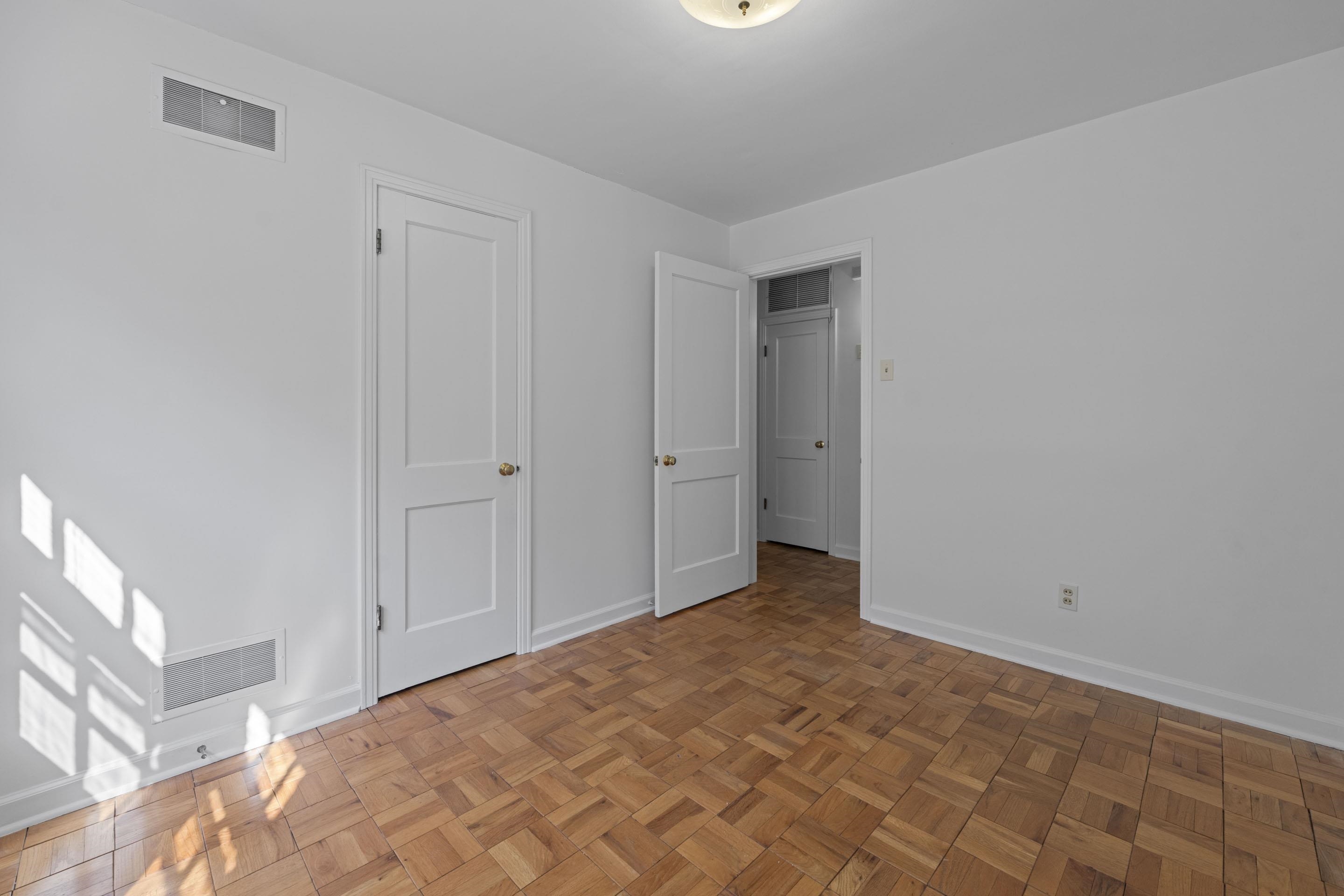 5076 Dee Road Memphis, TN 38117 - Photo 16 of 26 a view of an empty room