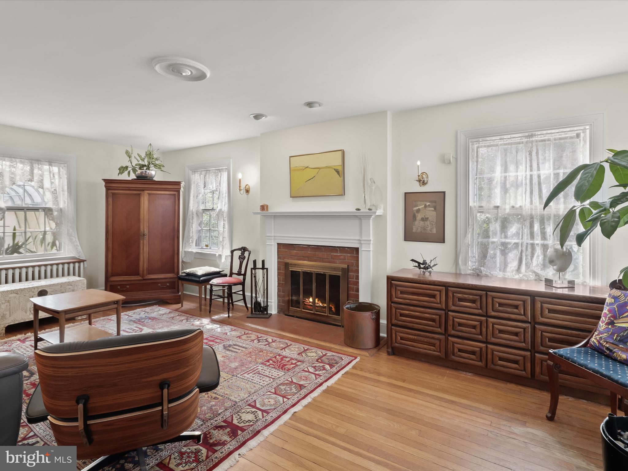4611 Amherst Road College Park, MD 20740 - Photo 4 of 59 Living Room