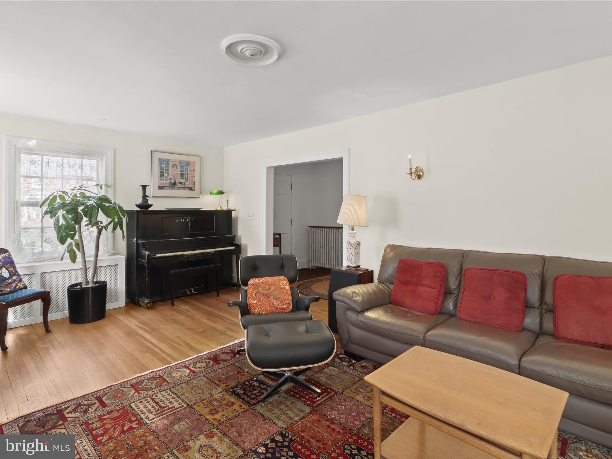 4611 Amherst Road College Park, MD 20740 - Photo 6 of 59 Living Room