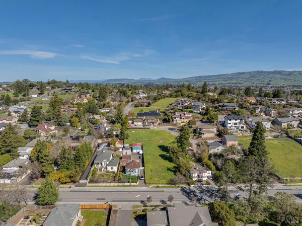 $509,000 | 513 Larch Drive, Petaluma, CA 94952