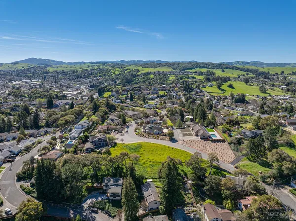 $509,000 | 513 Larch Drive, Petaluma, CA 94952