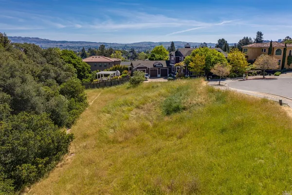 $509,000 | 513 Larch Drive, Petaluma, CA 94952