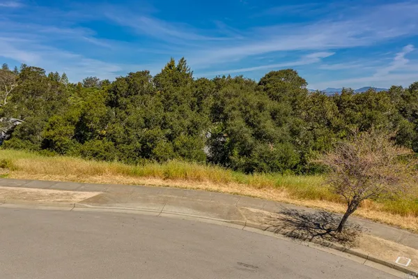 $509,000 | 513 Larch Drive, Petaluma, CA 94952