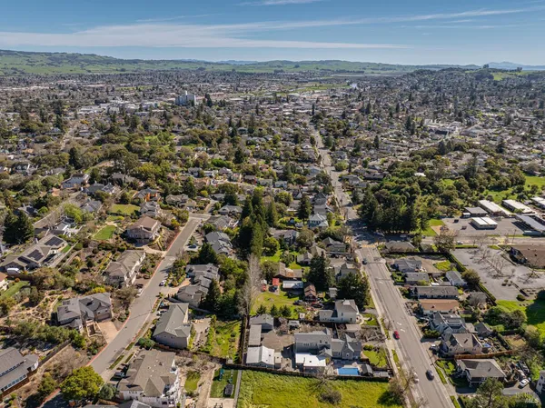 $509,000 | 513 Larch Drive, Petaluma, CA 94952