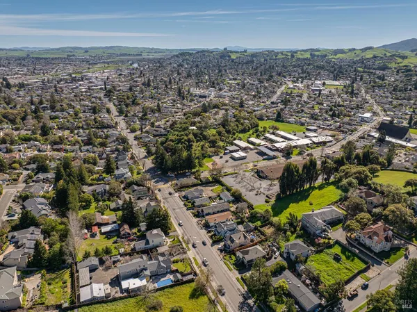 $509,000 | 513 Larch Drive, Petaluma, CA 94952