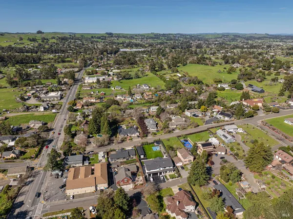 $509,000 | 513 Larch Drive, Petaluma, CA 94952