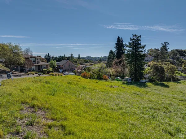 $509,000 | 513 Larch Drive, Petaluma, CA 94952