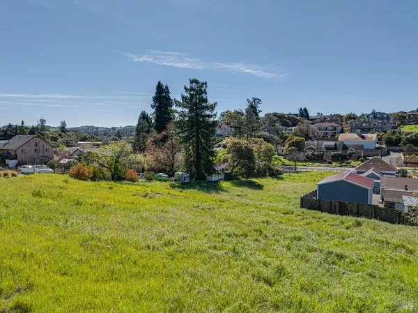 $509,000 | 513 Larch Drive, Petaluma, CA 94952