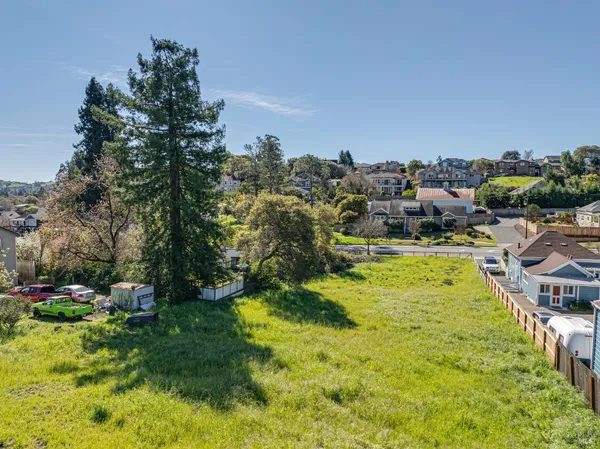 $509,000 | 513 Larch Drive, Petaluma, CA 94952