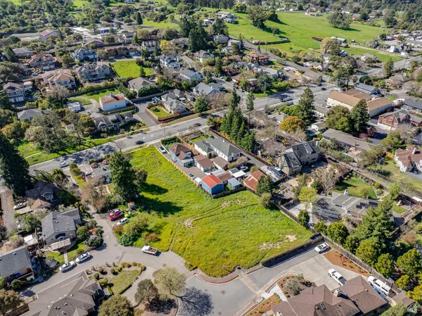 $509,000 | 513 Larch Drive, Petaluma, CA 94952