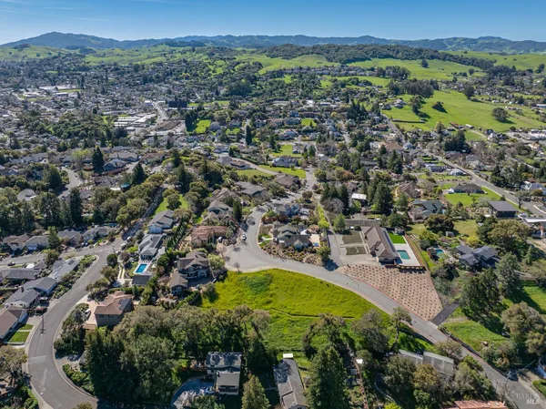 $509,000 | 513 Larch Drive, Petaluma, CA 94952