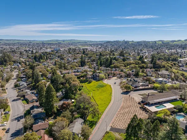 $509,000 | 513 Larch Drive, Petaluma, CA 94952