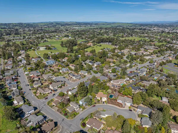 $509,000 | 513 Larch Drive, Petaluma, CA 94952