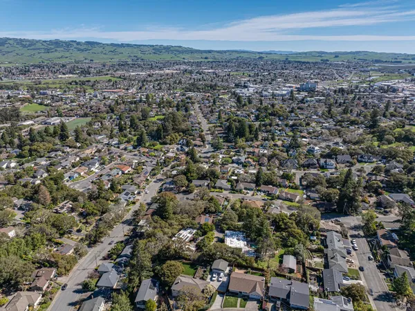 $509,000 | 513 Larch Drive, Petaluma, CA 94952