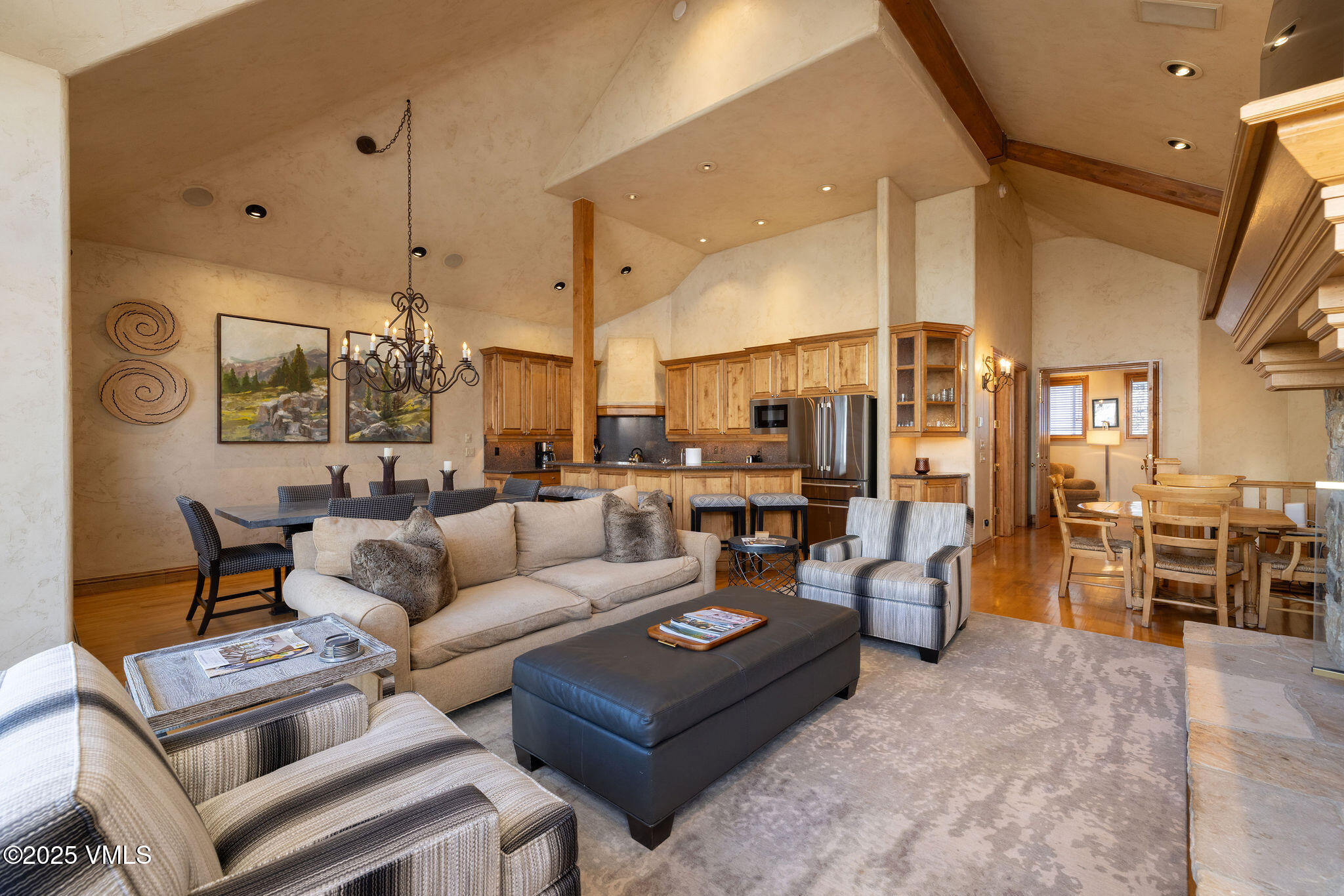 335 Aspen Lane, Unit 15 Beaver Creek, CO 81620 - Photo 22 of 32 2502_335_aspen_ln_15_interior_living_c