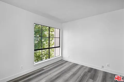 $3,695 | 909 North Croft Avenue, Unit 301, Los Angeles, CA 90069