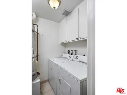 $3,695 | 909 North Croft Avenue, Unit 301, Los Angeles, CA 90069