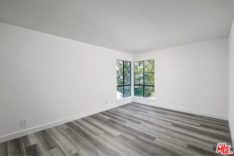 $3,695 | 909 North Croft Avenue, Unit 301, Los Angeles, CA 90069