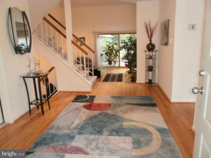 11611 Chapel Cross Way Reston, VA 20194 - Photo 6 of 28 Entry Foyer