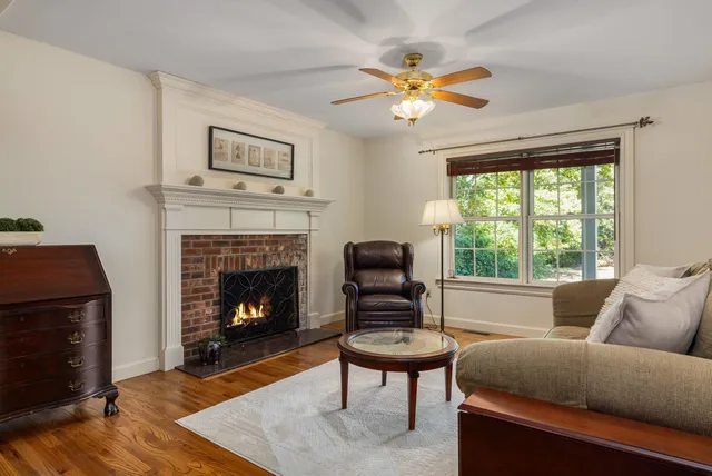 $950,000 | 10 Cedar Road, North Hampton, NH 03862