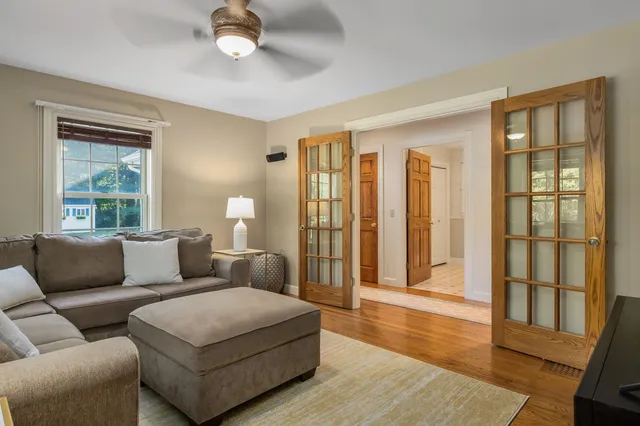 $950,000 | 10 Cedar Road, North Hampton, NH 03862