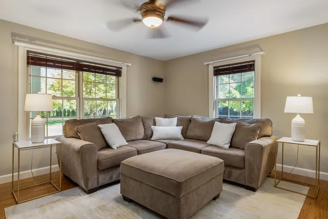 $950,000 | 10 Cedar Road, North Hampton, NH 03862