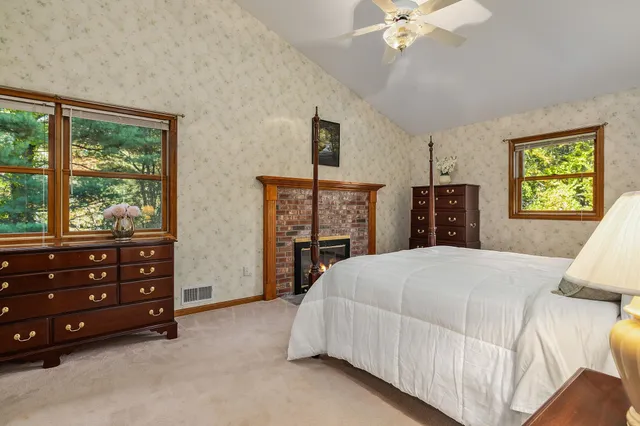 $950,000 | 10 Cedar Road, North Hampton, NH 03862