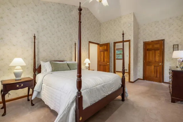 $950,000 | 10 Cedar Road, North Hampton, NH 03862