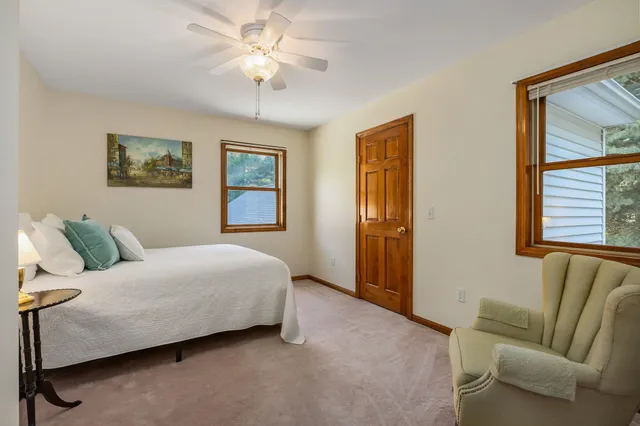 $950,000 | 10 Cedar Road, North Hampton, NH 03862