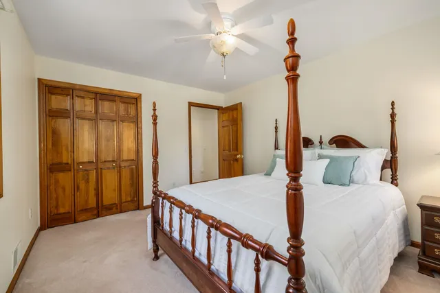 $950,000 | 10 Cedar Road, North Hampton, NH 03862