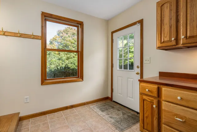 $950,000 | 10 Cedar Road, North Hampton, NH 03862