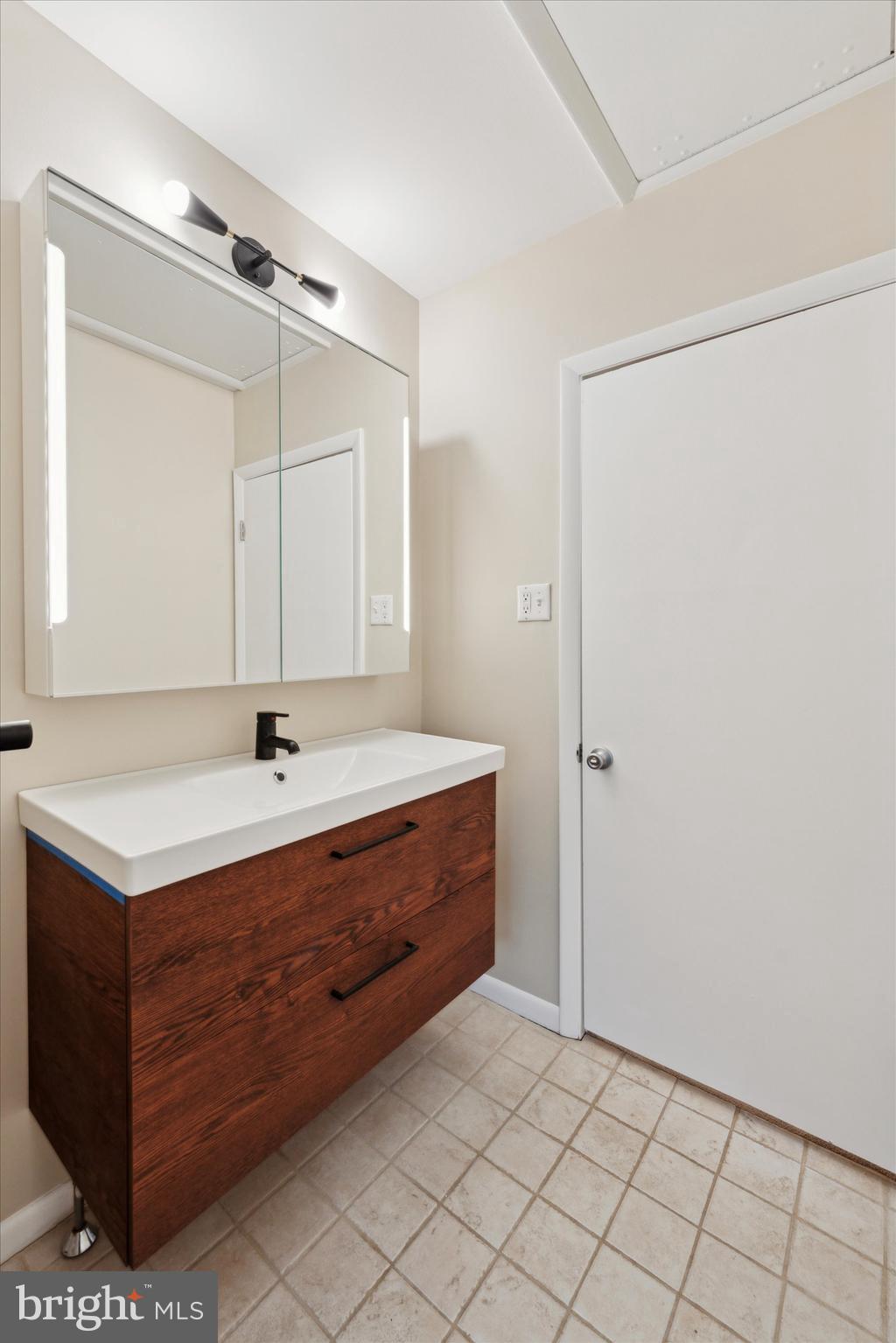 315 South Valley Forge Road, Unit 5 Devon, PA 19333 - Photo 11 of 16 Wash Area in Main Bedroom