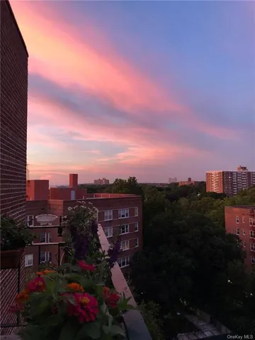 $399,900 | 3850 Hudson Manor Terrace, Unit 6B | Riverdale