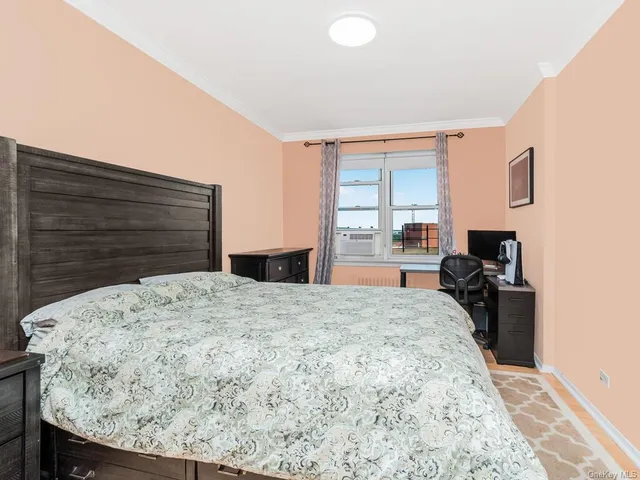 $399,900 | 3850 Hudson Manor Terrace, Unit 6B | Riverdale