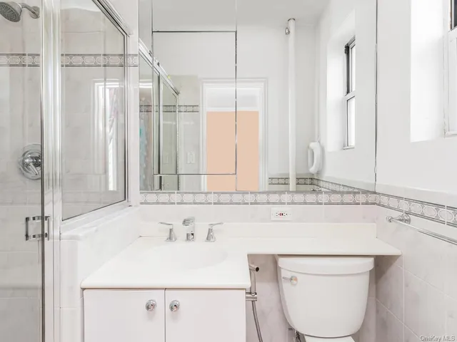 $399,900 | 3850 Hudson Manor Terrace, Unit 6B | Riverdale