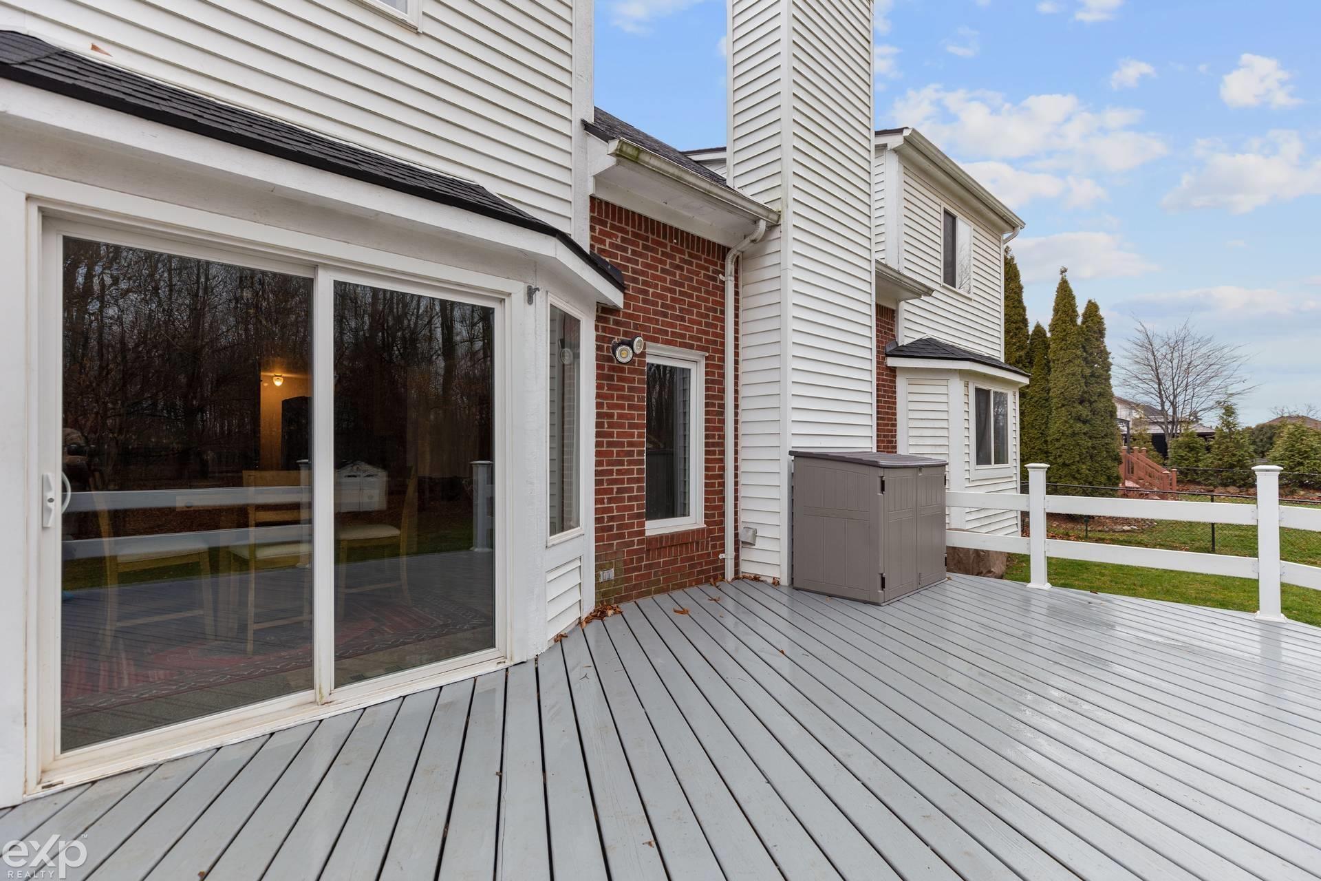 49465 Monte Road New Baltimore, MI 48047 - Photo 29 of 34 50098471-28.JPG