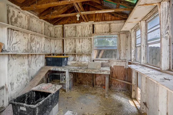 $2,200 | 2411 Orange Street, Waller, TX 77484