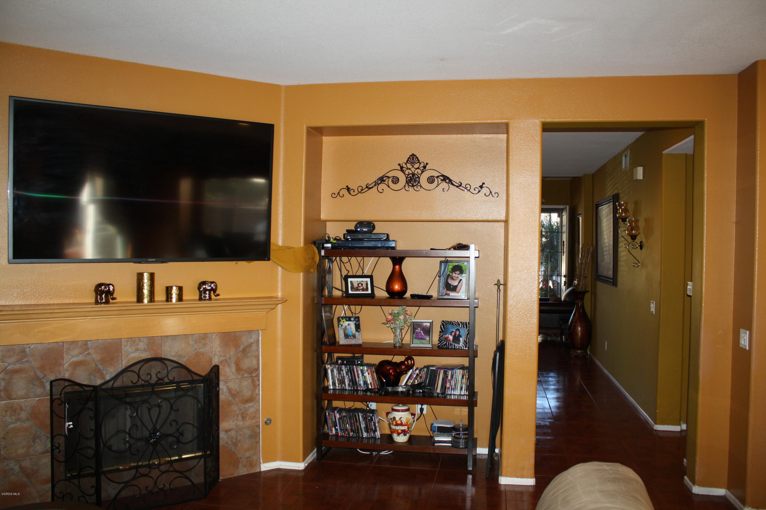 1942 Ribera Drive Oxnard, CA 93030 - Photo 7 of 21 IMG_5316