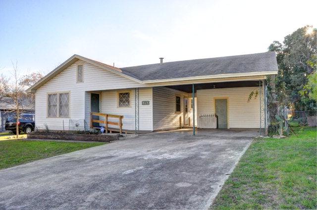 913 Prescott Street Kerrville, TX 78028 - Photo 1 of 1 Main View