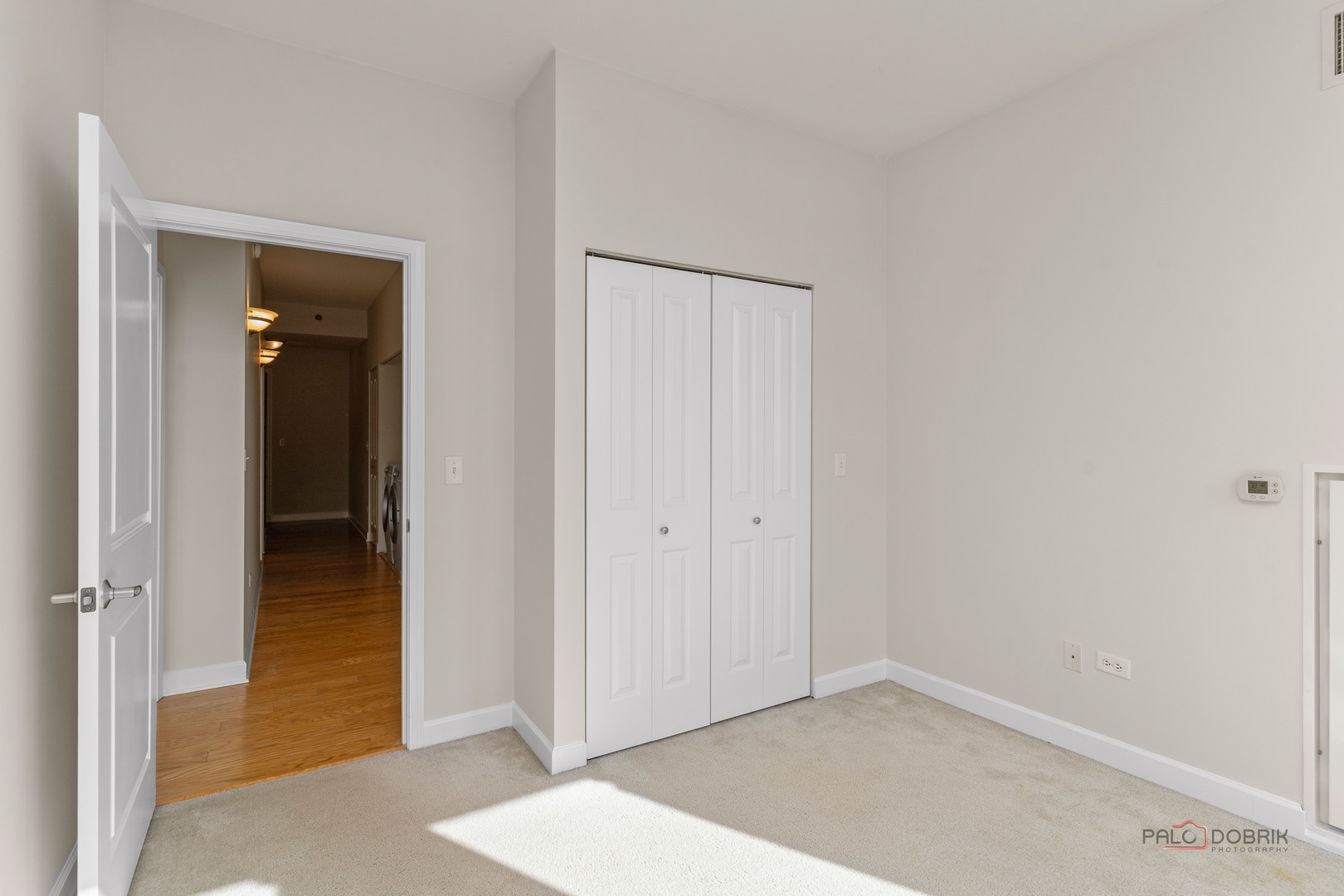 1400 South Michigan Avenue, Unit 1404 Chicago, IL 60605 - Photo 14 of 26 an empty room with closet