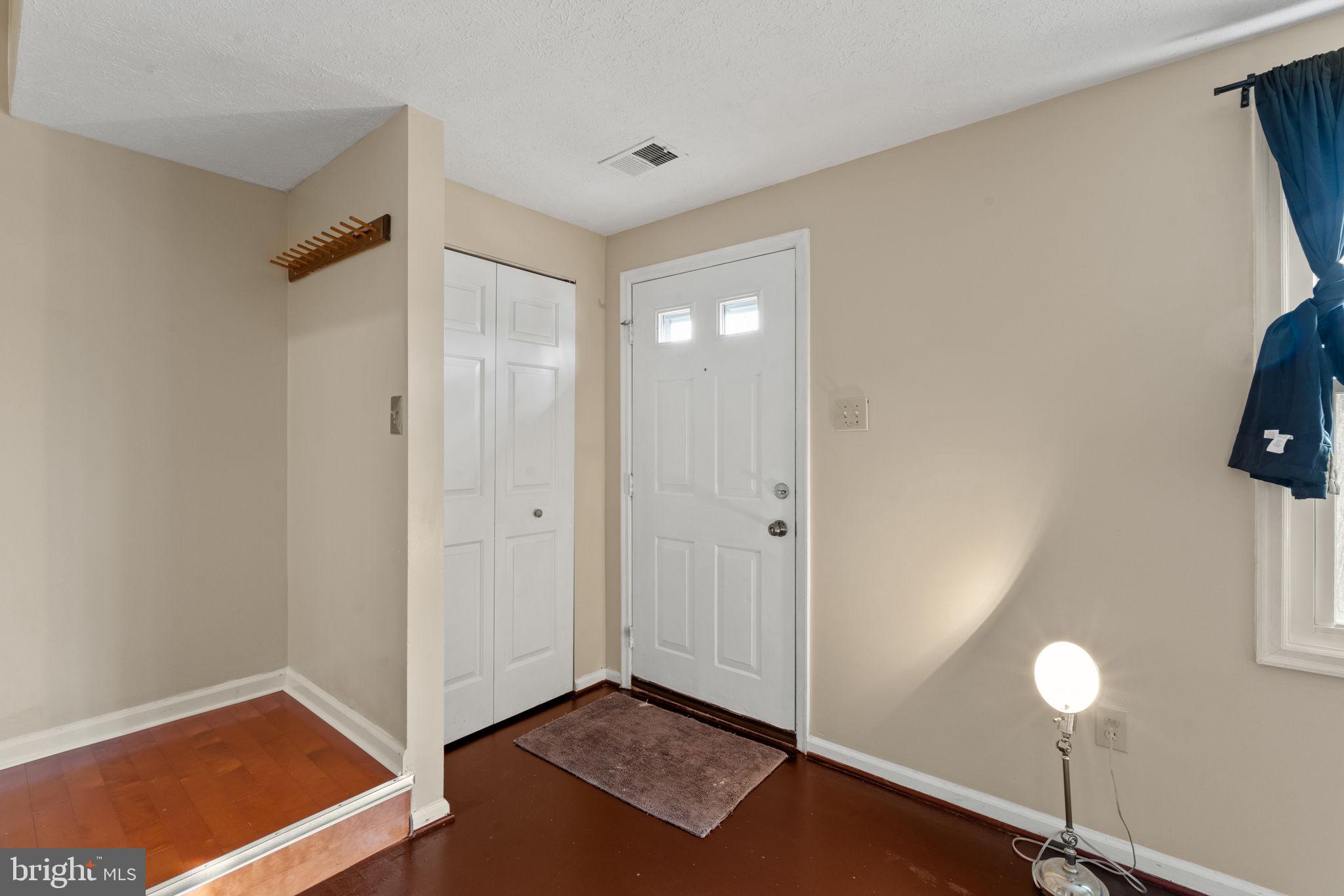 22 Shelldrake Court Damascus, MD 20872 - Photo 5 of 35