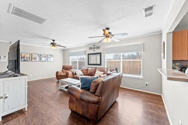$2,100 | 7218 Cool Spring Court, Magnolia, TX 77354