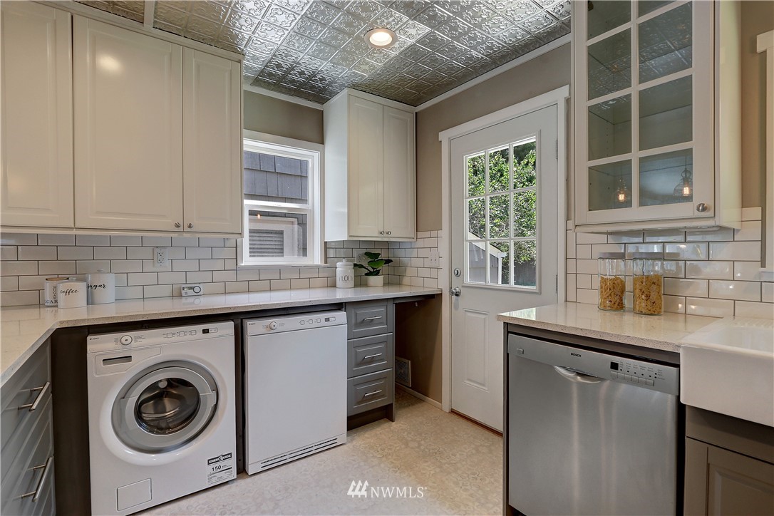 7802 194th Street Southwest Edmonds, WA 98026 - Photo 14 of 18 Gallery Image 14