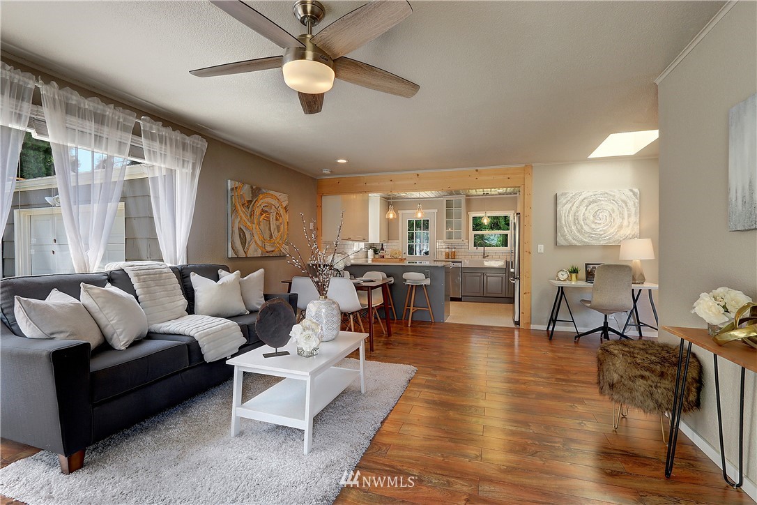7802 194th Street Southwest Edmonds, WA 98026 - Photo 8 of 18 Gallery Image 8