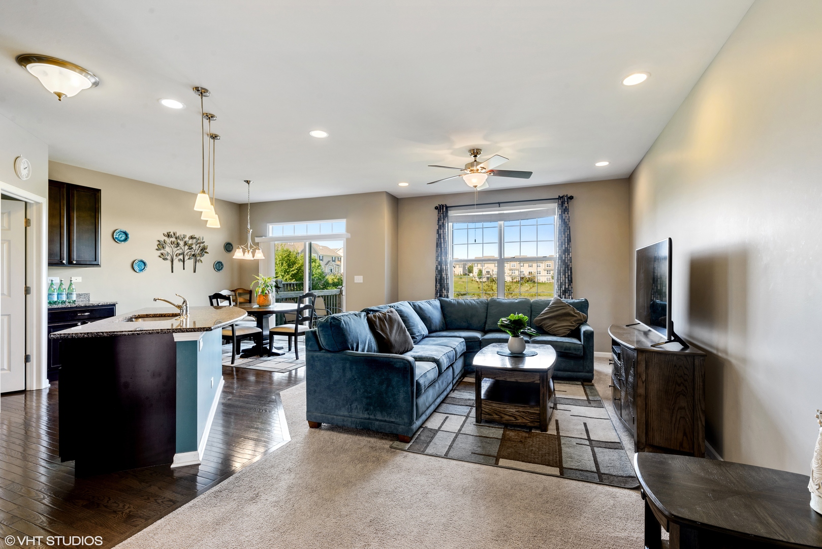 2819 Church Road Aurora, IL 60502 - Photo 3 of 17